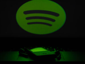 Spotify- 'Investimos fortemente para reduzir o impacto dos streams artificiais na plataforma'. Foto: Unsplash
