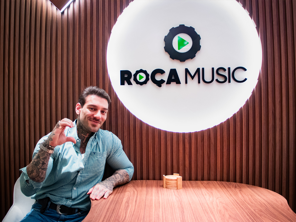 Lucas Lucco assina com a Roça Music