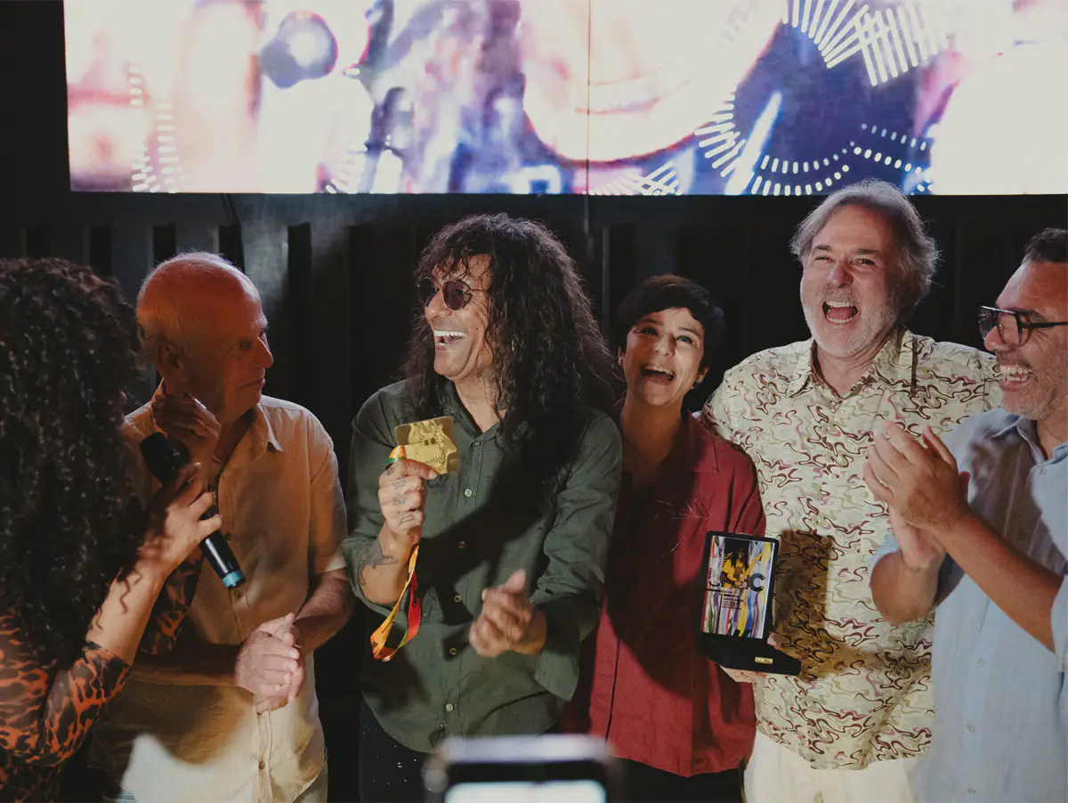 Luiz Caldas recebe Medalha UBC em celebração à sua trajetória na música