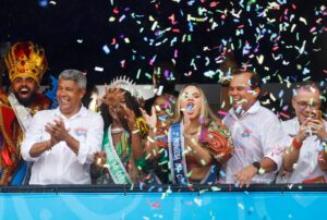 Governador celebra inicio do Carnaval da Bahia. Foto: Matheus Landim/GOVBA