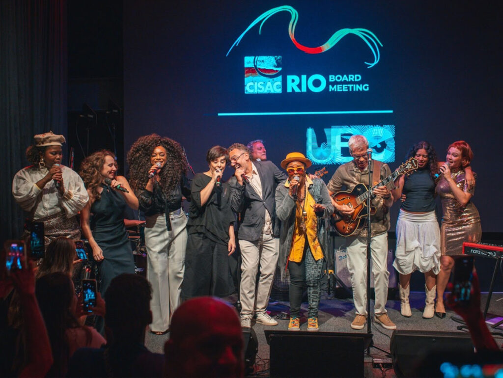 Paula Lima, Celso Fonseca, Fernanda Takai, Sandra Sá, Simoninha, Flor Jorge, Luciane Dom, Jade Baraldo e Julie Wein se apresentaram na reabertura da Casa UBC (Crédito: Rapha Urjais)