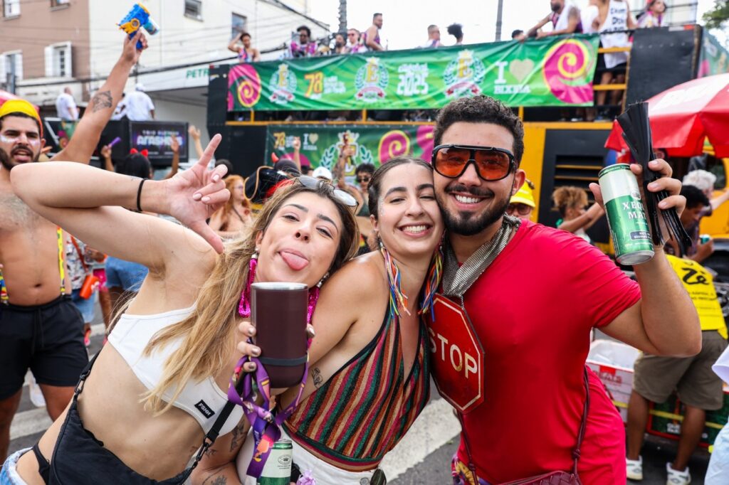 As ruas de SP ficaram lotadas durante o carnaval. Fotos de: Paulo Guereta/SECOM