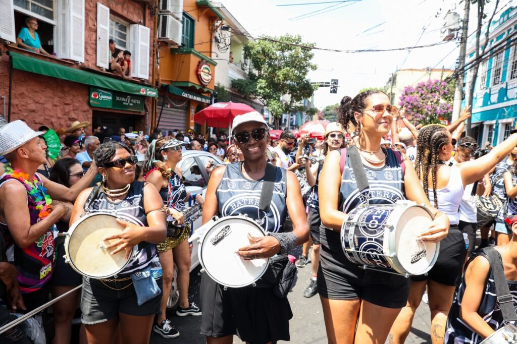 A animação não parou mesmo debaixo de muito sol. Fotos de: Paulo Guereta/SECOM