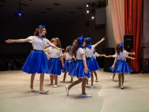 Apresentação escolar no Dia das Mães Crédito Daria Trofimova