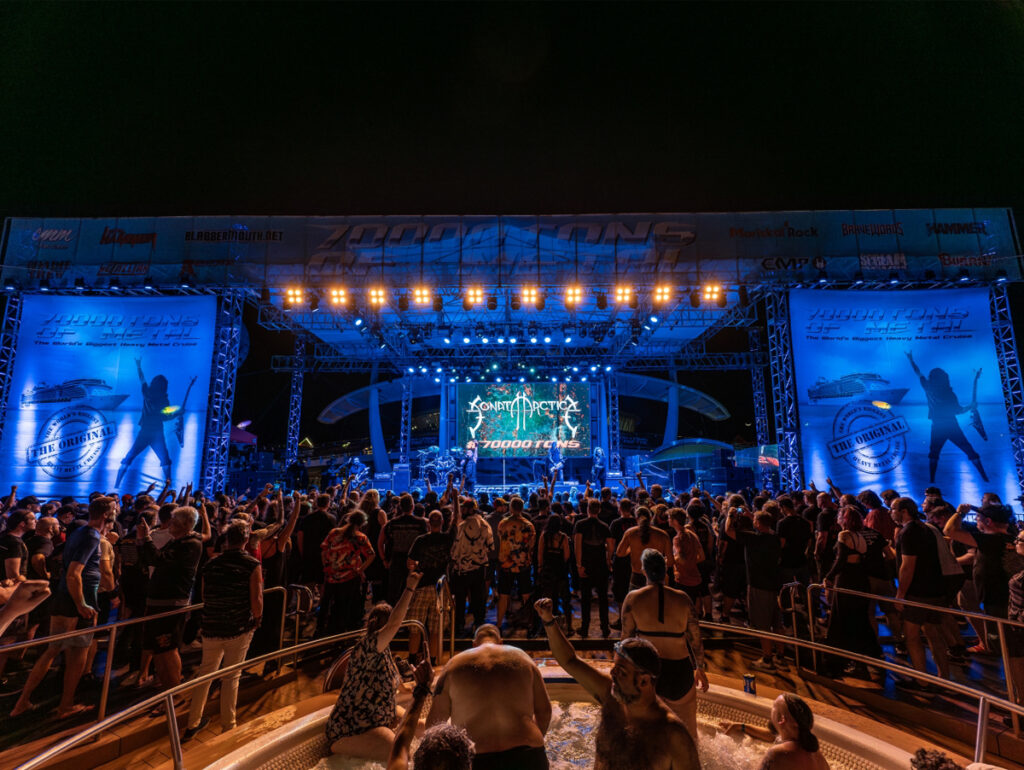 Cruzeiro 70000TONS OF METAL 1