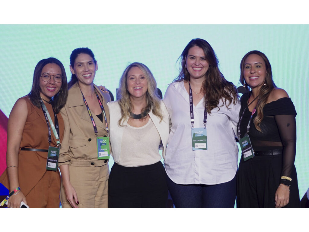 Láisa Naiane, Raquel Lemos, Malu Miranda, Viviane Zangrossi e Mila Ventura (Crédito: Igor Ventura) no palco Soundbeats III by Mundo da Música