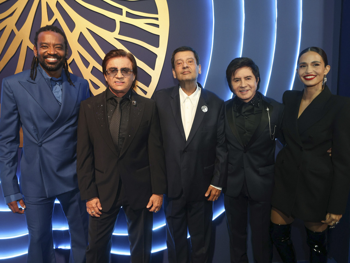 Fabricio Boliveira, Chitãozinho, Zé Mauricio Machline, Xororó e Nanda Costa (Crédito: RT Fotografia)