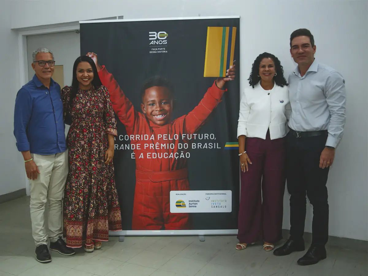 Tiano Felix (vice-prefeito de Juazeiro), Nilmara Mércia (superintendente pedagógica da Secretaria de Educação de Juazeiro), Maéve Melo (sec. de Educação de Juazeiro) e Ewerton Fulini (VP do IAS) (Crédito: Ana Vitória Nascimento)