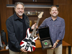 Julio Casares, presidente do São Paulo Futebol Clube, e Alexandre Faria, VP da Live Nation Brasil