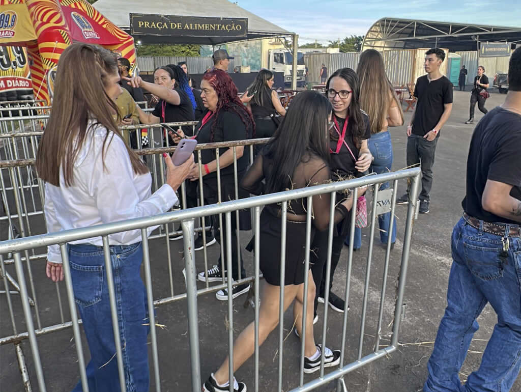 NS Operações gerencia entrada de público em festival