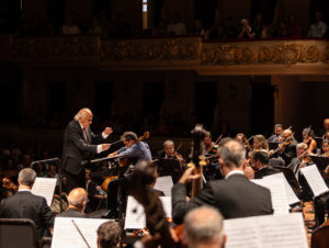 Orquestra Petrobras Sinfônica se apresenta com o maestro Isaac Karabtchevsky no Theatro Municipal do Rio - Crédito Renato Mangolin