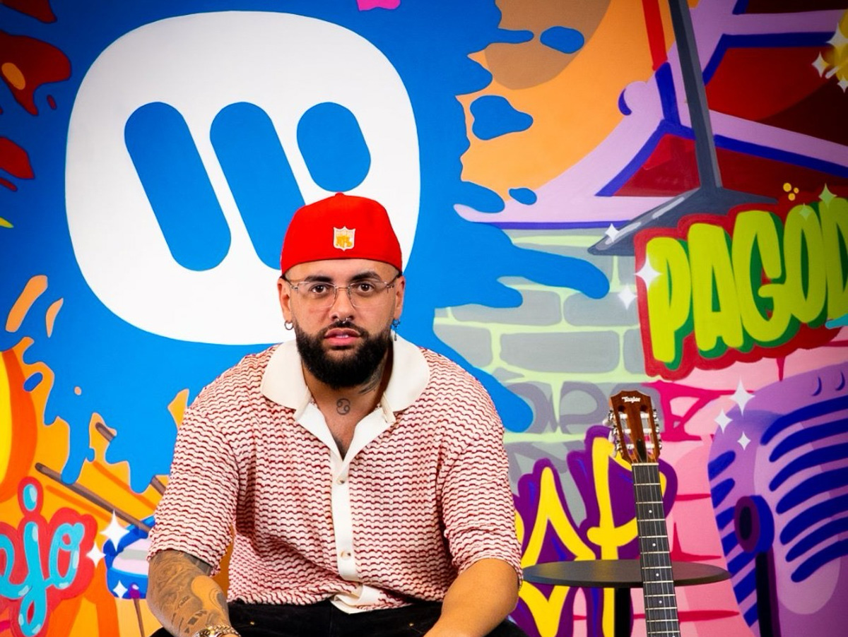 Relevação do pagode, BG assina contrato com a Warner Music Brasil