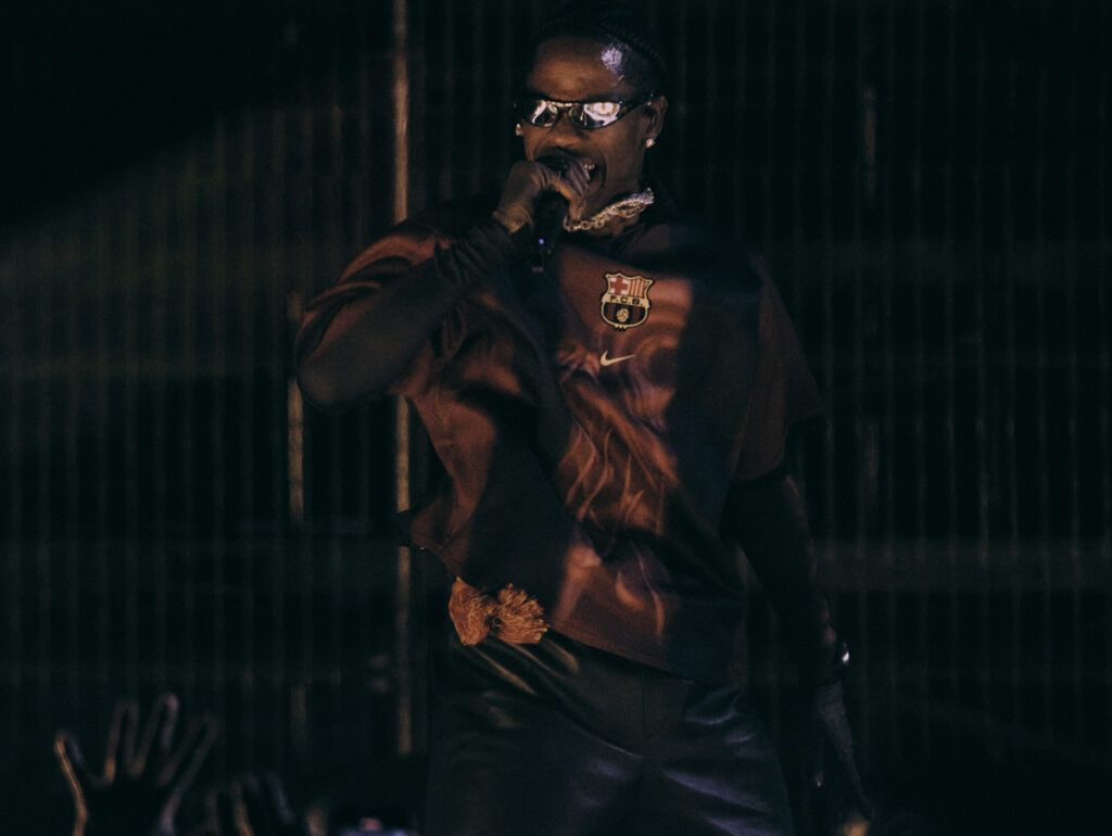 Travis Scott faz show em Barcelona (Crédito: Divulgação)
