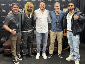 Kel Mascarenhas (A&R Senior Manager Believe), Look (Tribo da Periferia), John H. (CEO da Kamika-Z), Jaime Costa (General Manager Believe) e Duckjay (Tribo da Periferia) - Divulgação Believe