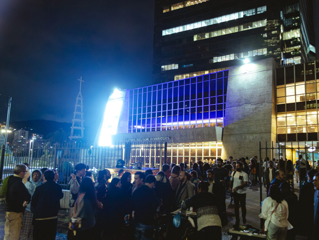 Público no festival Dupla de Três