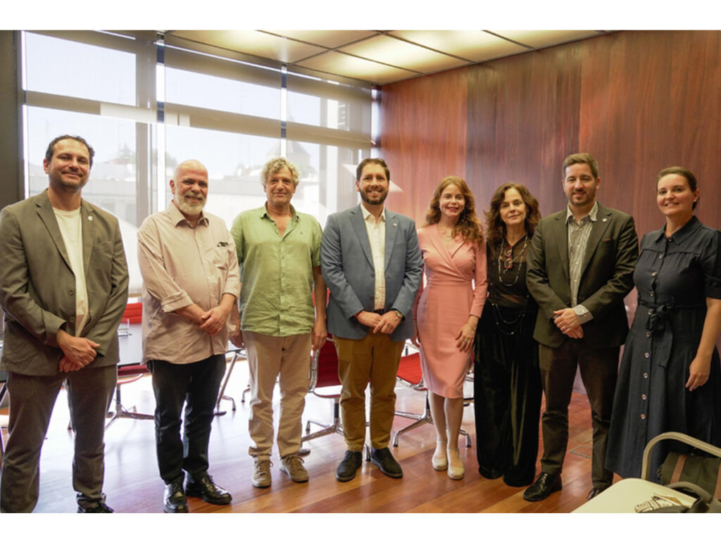 Secretário-executivo do MinC, Márcio Tavares, reuniu-se com representantes do Museu Reina Sofia e do Programa 21 Distritos para discutir futuras cooperações - Crédito Tarcisio Boquady