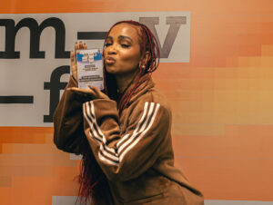 Arielle Macedo no m-v-f- awards por Felipe Ruído