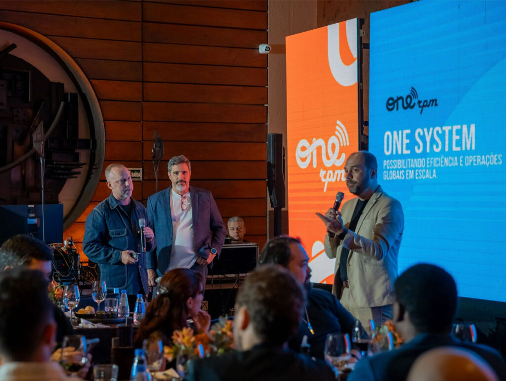 Da esquerda para a direita- Emmanuel Zunz (CEO da ONErpm), André Agra (COO ONErpm) e Athur Fitzgibbon (Presidente da ONErpm Brasil)