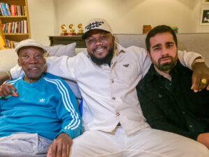 Djonga agora faz parte do casting da Nascimento Música, liderada por Augusto Nascimento e que já tem sobre sua administração as carreiras de Milton Nascimento, Samuel Rosa e Criolo