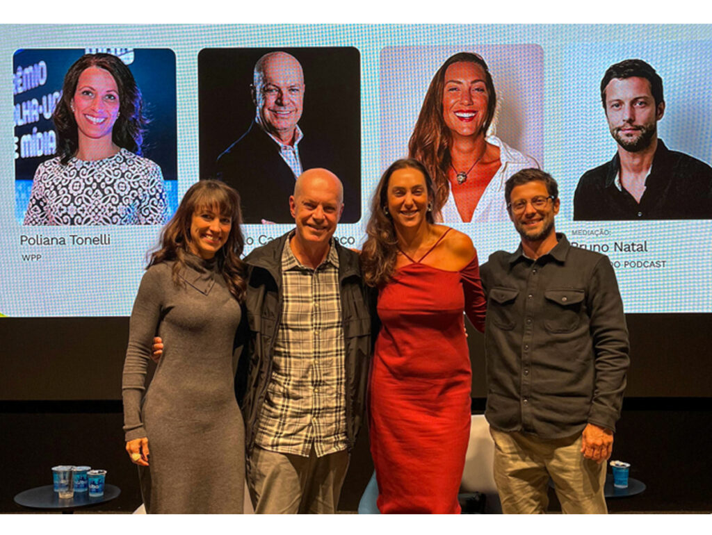 Evento de lançamento de Mapeamentos Sonoros na Casa UBC - Poliana Toneli (WPP) , Marcelo Castello Branco (UBC), Camila Zana (Billboard Brasil) e Bruno Natal (Resumido Podcast)
