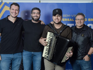 Os empresários Diego Ferreira e Henrique com o presidente da Universal Music Brasil, Paulo Lima, o artista Patrick Costa. Créditos Camilla Maia