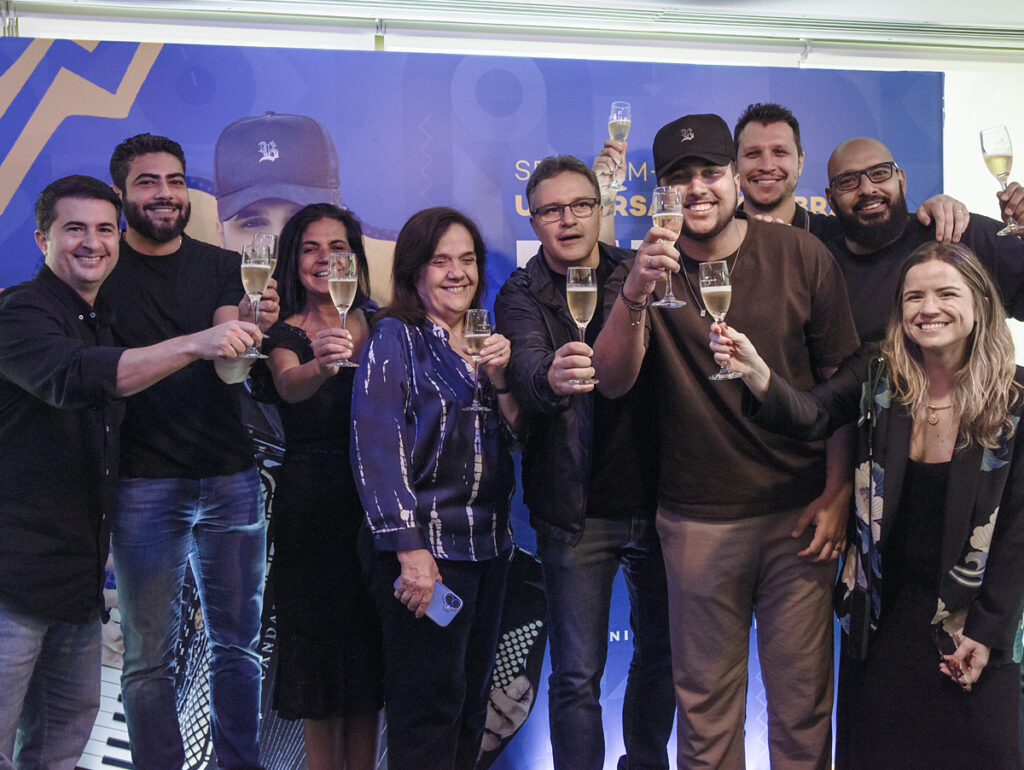 Patrick Costa, Empresários e Equipe Universal Music (Crédito: Camilla Maia)