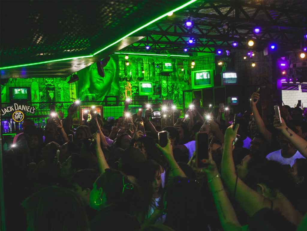 Evento na Cavepool, que lança o selo Cave Recordz