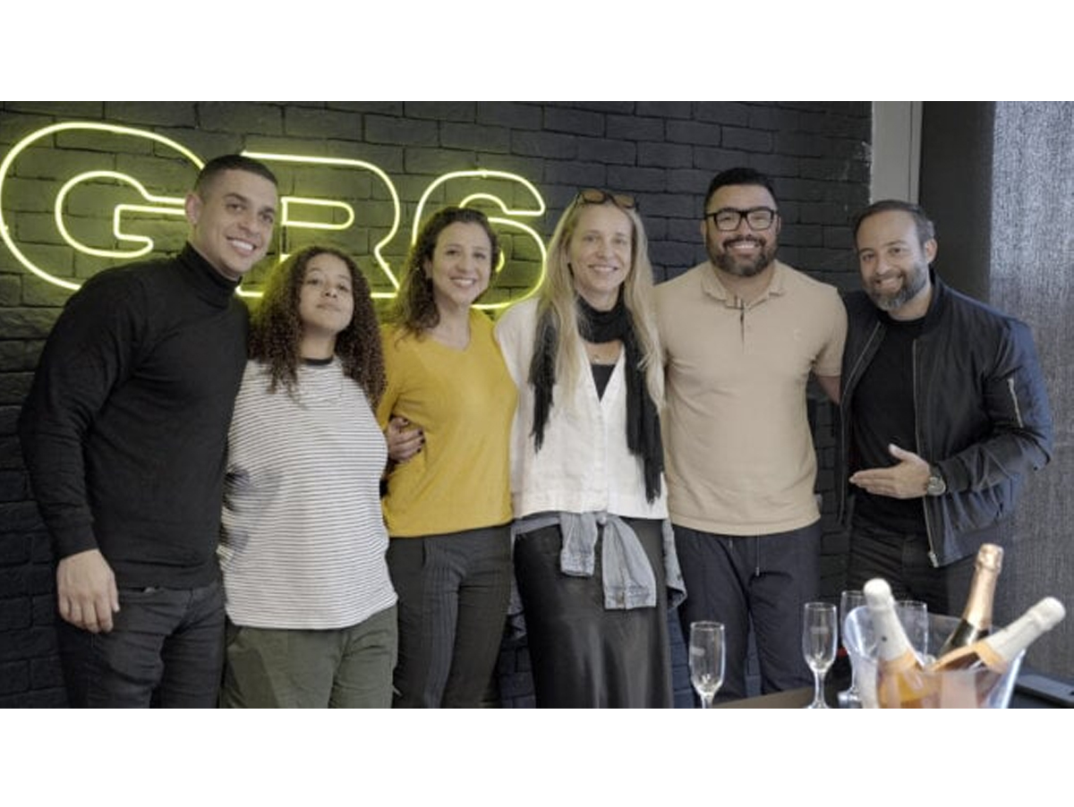 Igor Carvalho (gerente geral, GR6), Sabrine Cruz (diretora de marketing comercial, Virgin Music Group), Alessandra Bruno (gerente regional, Virgin Music Group Brasil), Cris Falcão (gerente geral e diretora administrativa de estratégia de artistas e selos, Virgin Music Group América Latina), Rodrigo Oliveira (fundador e CEO, GR6) e Andre Morrissy (diretor de assuntos corporativos, GR6).