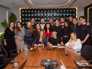 MC J Mito assina com a Som Livre (Crédito: André Rola)