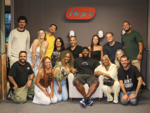 Nego Damoé assina com a Liga Entretenimento (crédito @sergioretratos_)