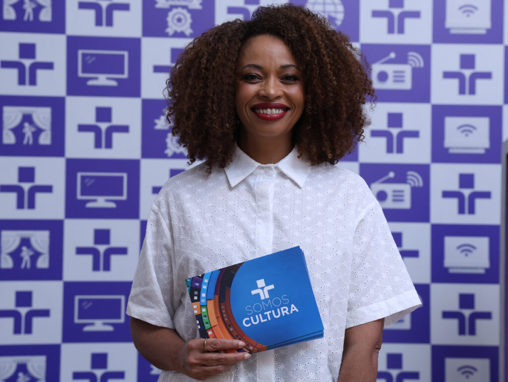 Apresentadora Adriana Couto - Foto Nadja Kouchi-Acervo TV Cultura