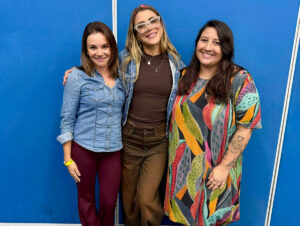 Cynthia Luz, entre Ana Lopes e Cecilia Sanches, da FUGA