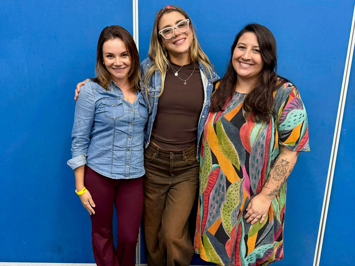 Cynthia Luz, entre Ana Lopes e Cecilia Sanches, da FUGA
