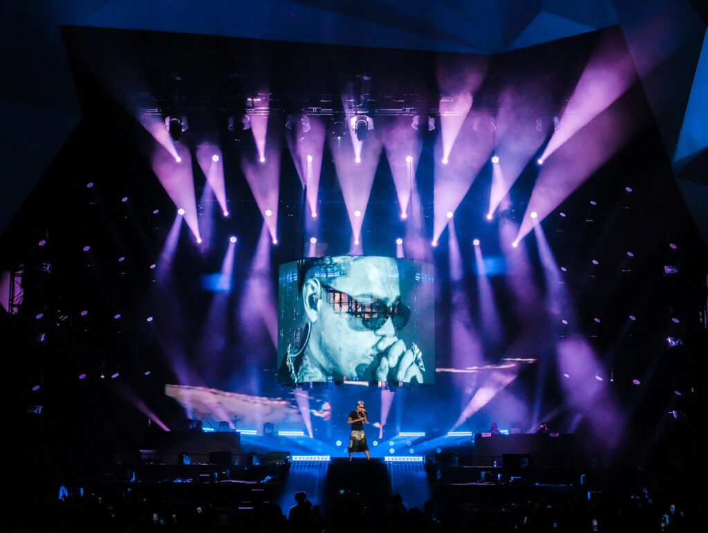 Show de MC Cabelinho usa crystal LED, shows