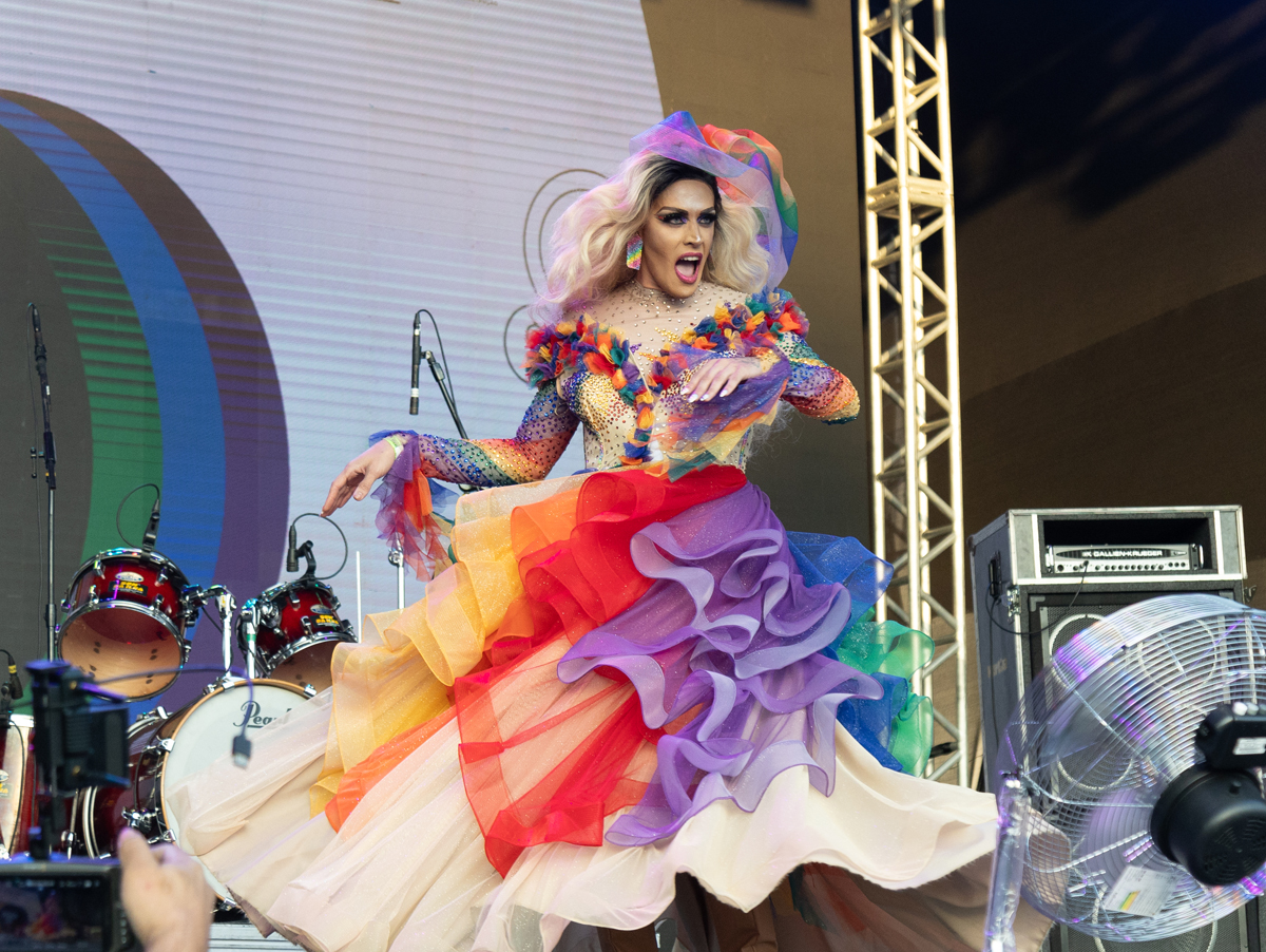 Apresentação na Parada SP (Crédito: Acervo APOLGBT-SP)