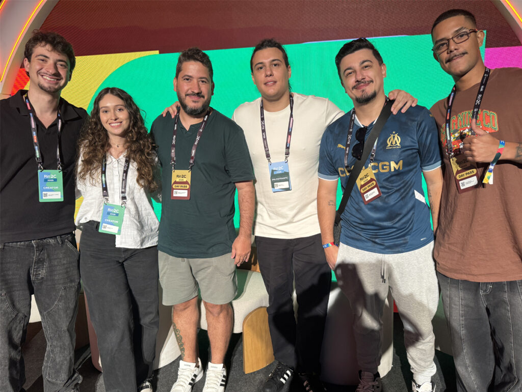 Parte da equipe Symphonic na sala Soundbeats III by Mundo da Música no Rio2C (Crédito: Igor Ventura)