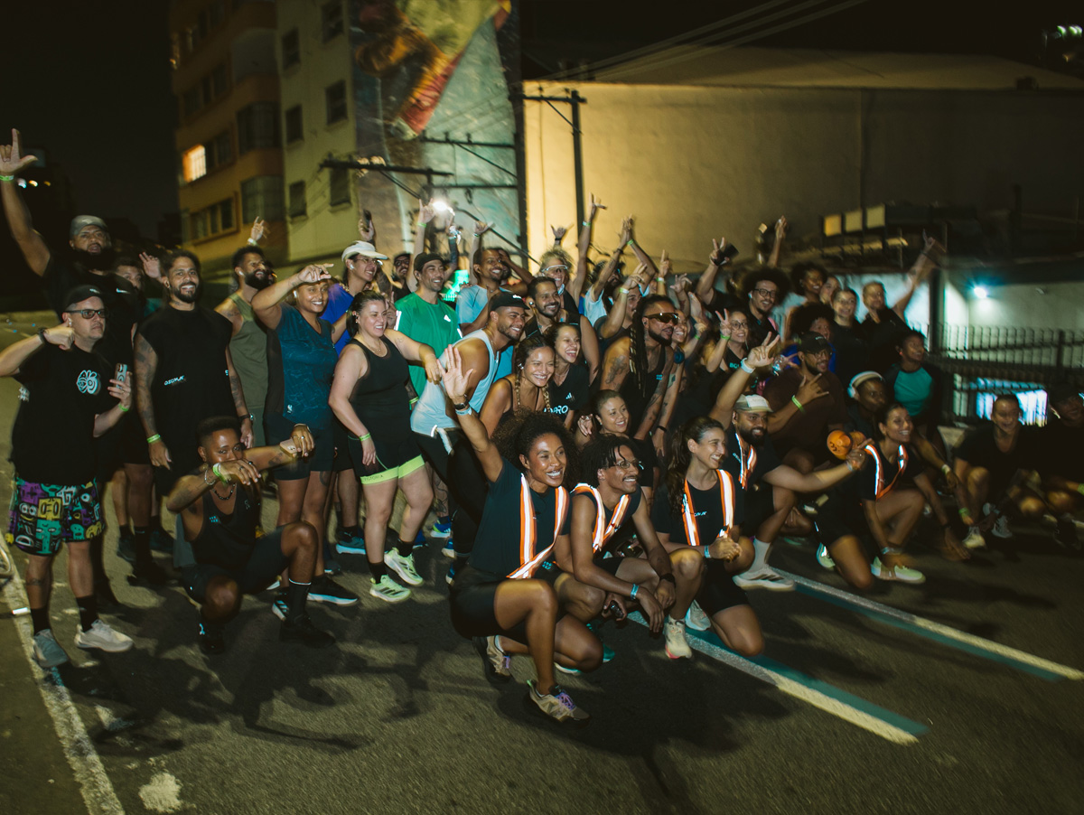 Participantes da MOVISOMOS com Rael (Crédito: @peroladutra)