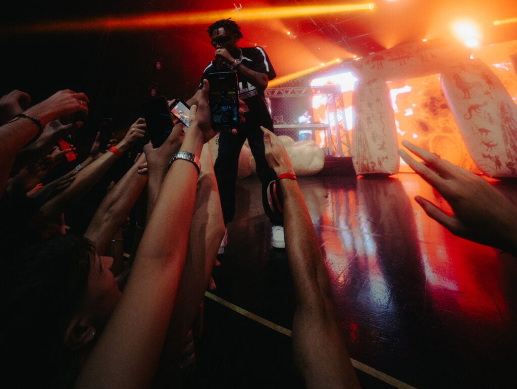 Alee em show na Audio