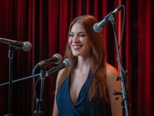 Ana Clara nos bastidores da chamada da nova temporada do Estrelas da Casa - Foto Estevam Avellar-Globo