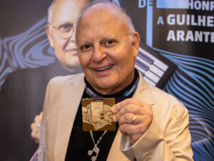 Guilherme Arantes com a Medalha UBC (Foto Rafael Sonho Real / LordBull)