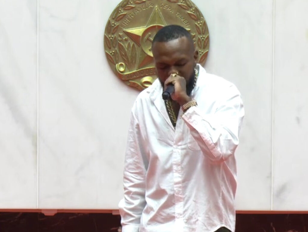 Homenagem a Djonga inclui uma performance do rapper (Crédito: Reprodução)