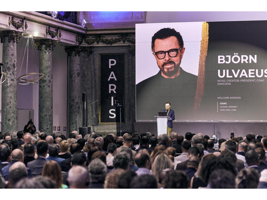 Bjorn Ulvaeus fala na assembleia da Cisac - Crédito Romain Moriceau