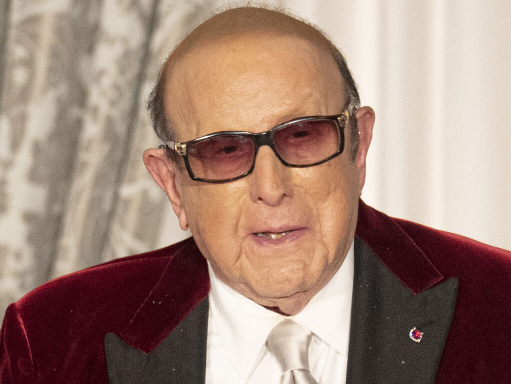 Clive Davis na Casa Branca (Crédito: U.S. Department of State)