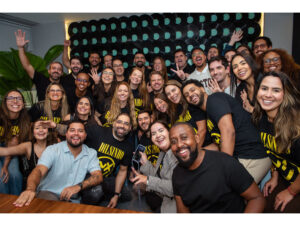 Equipe Som Livre com Dilsinho (Crédito: André Rola)